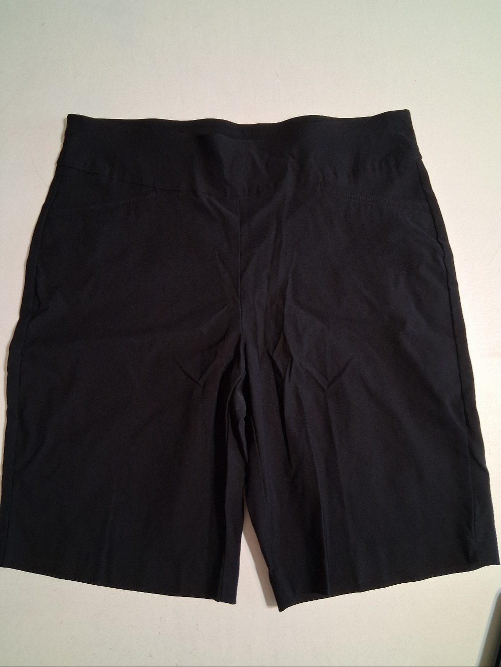 Attyre Black Women's Bermuda Shorts Size 14